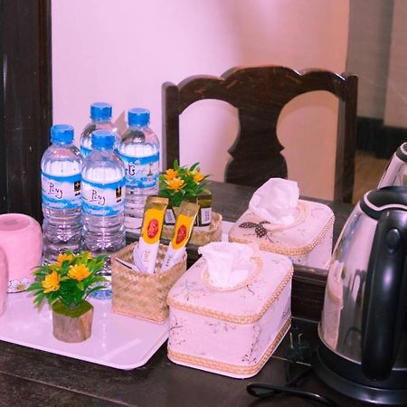 Central Vienna Hostel Vientiane Buitenkant foto