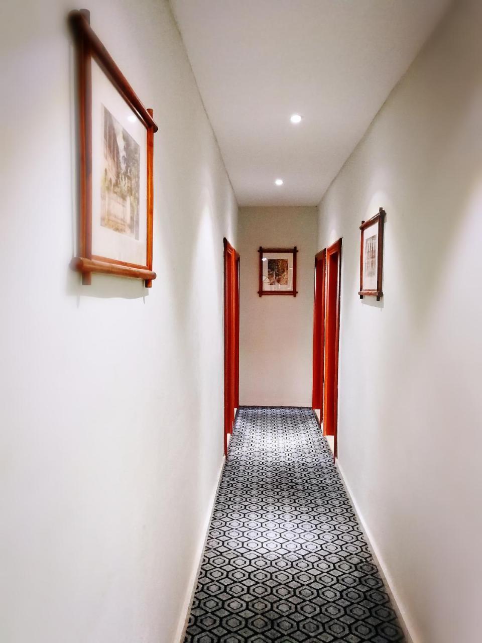 Central Vienna Hostel Vientiane Buitenkant foto