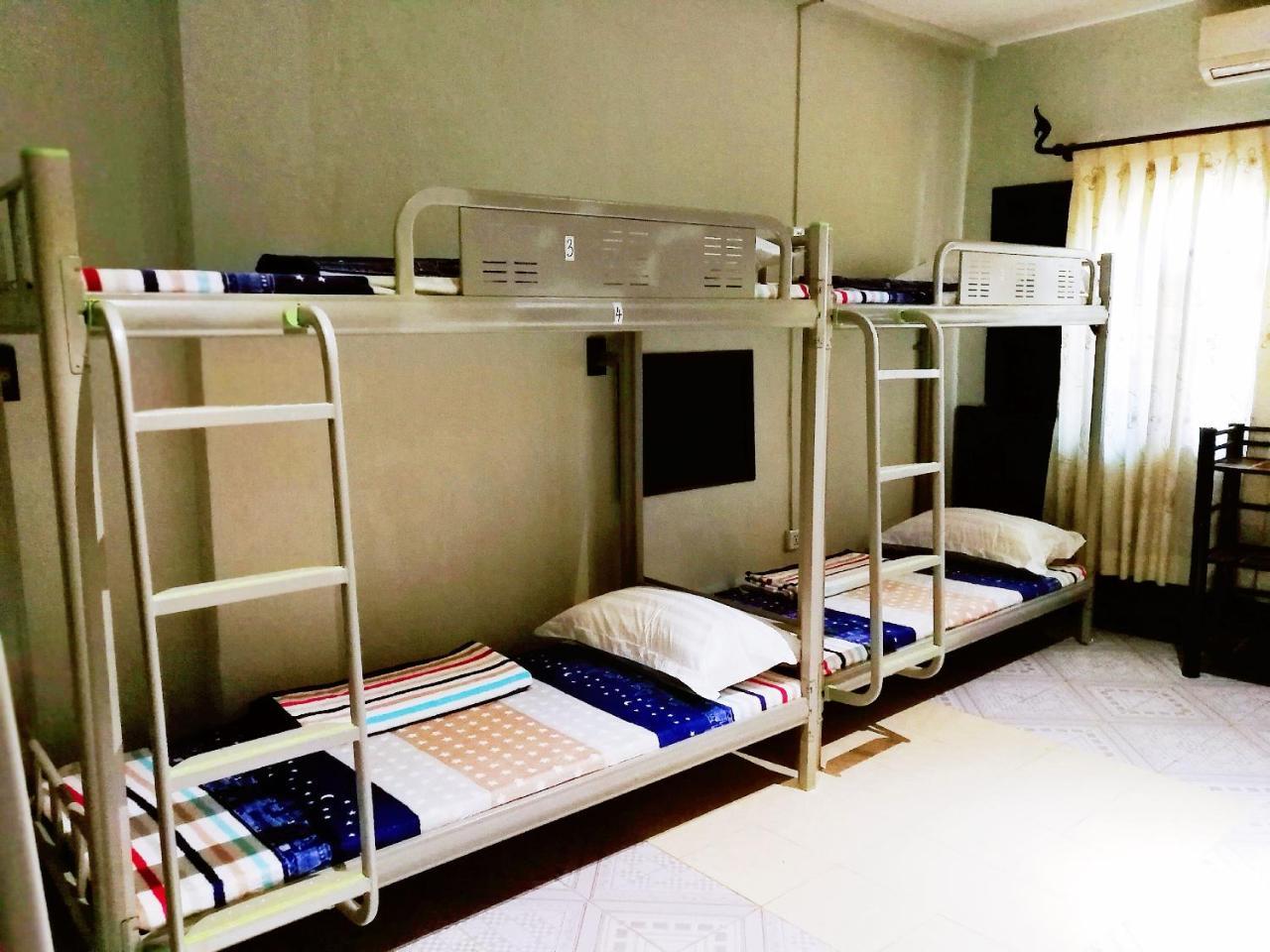 Central Vienna Hostel Vientiane Buitenkant foto