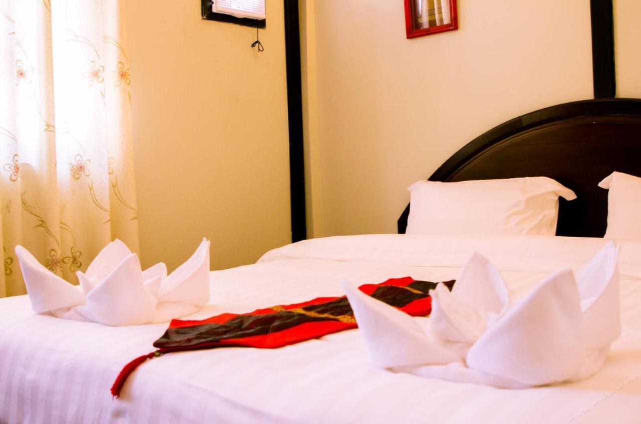 Central Vienna Hostel Vientiane Buitenkant foto