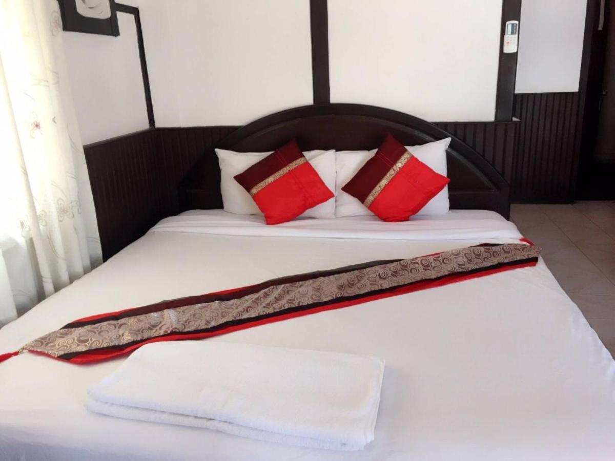 Central Vienna Hostel Vientiane Buitenkant foto