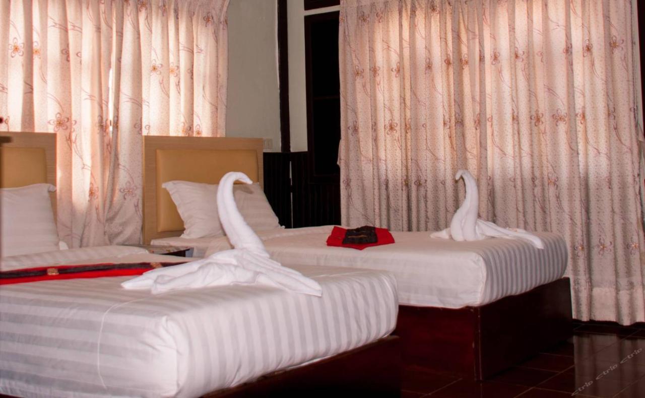 Central Vienna Hostel Vientiane Buitenkant foto