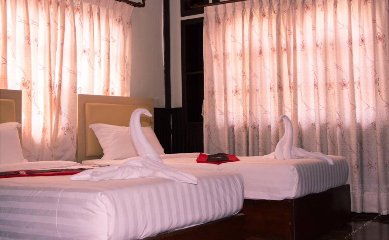Central Vienna Hostel Vientiane Buitenkant foto